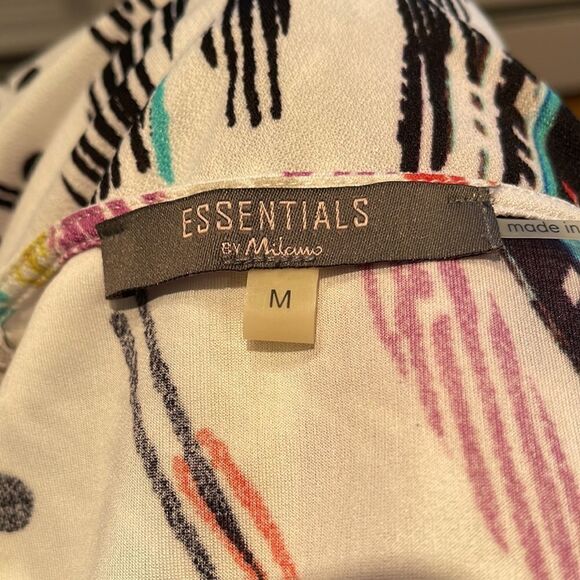 Essentials by Milano white graphic print split neckline halter top. Medium. - Picture 5 of 5